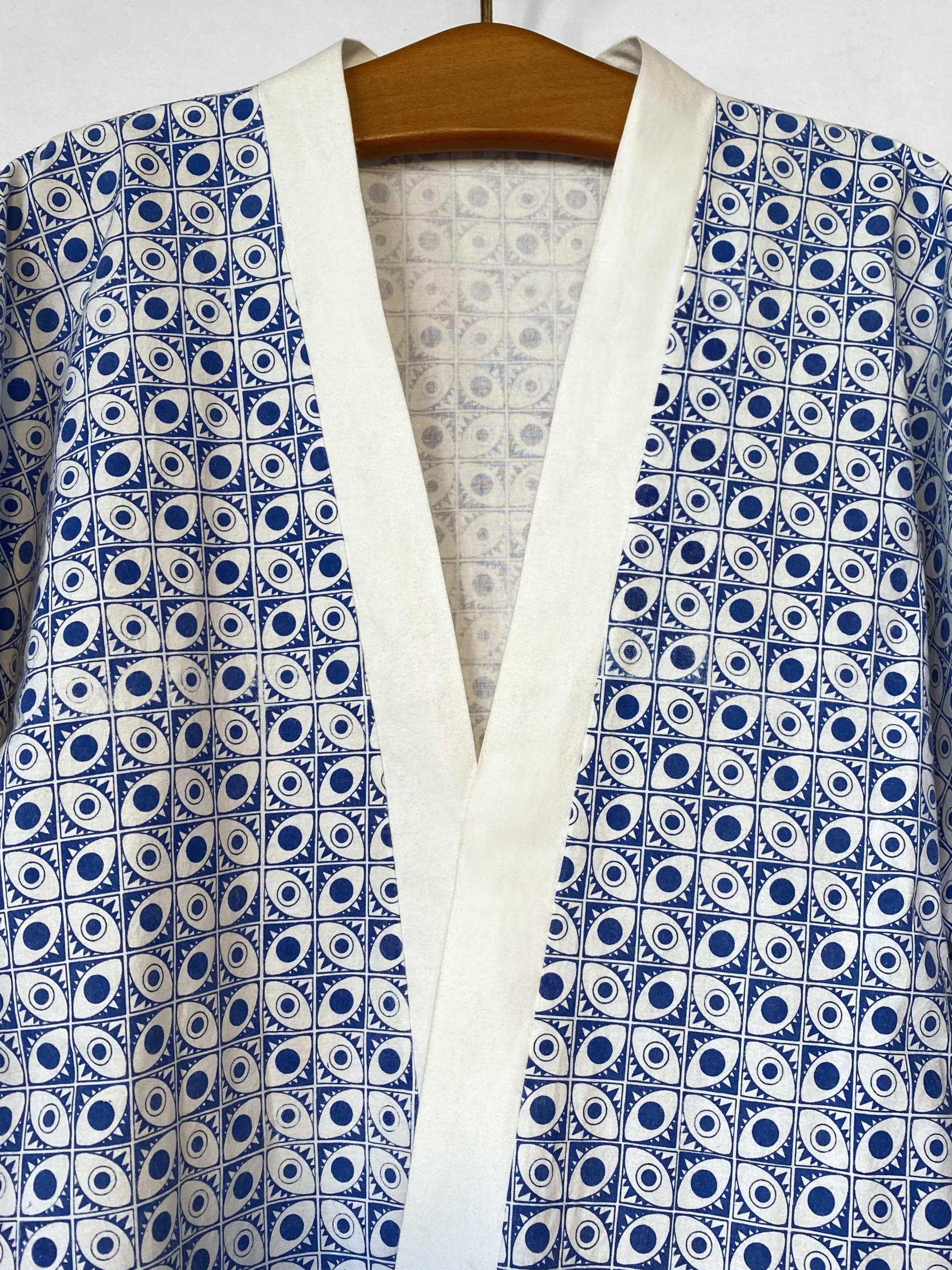 Kimono 1 Motif "All Eyes On Me"