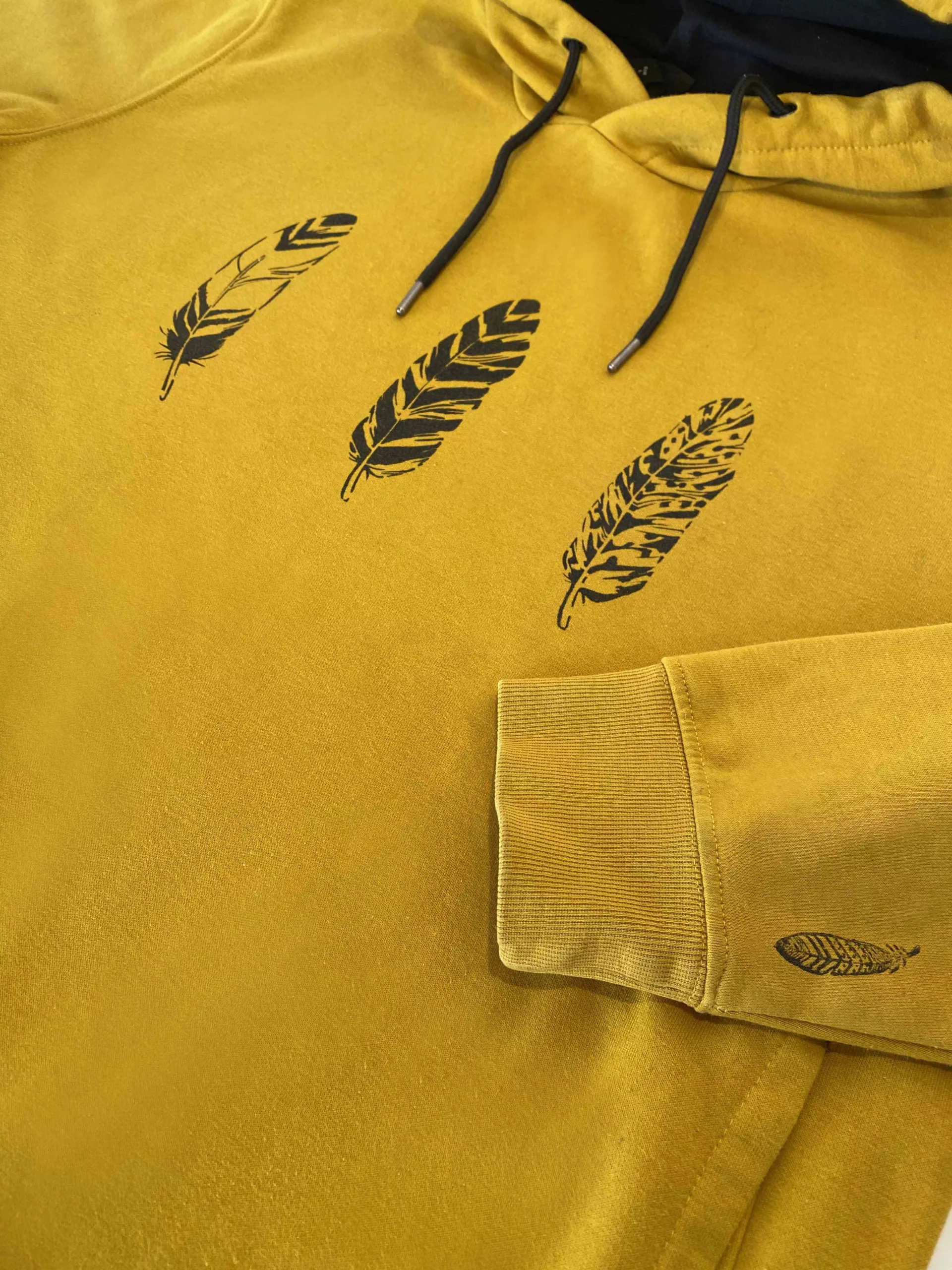 Sweat motif plumes